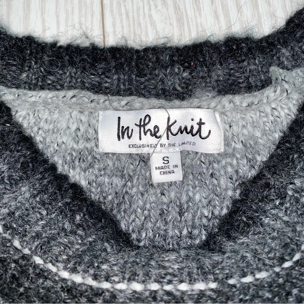 Black,White,& Gray Cropped Gradient Sweater - image 4